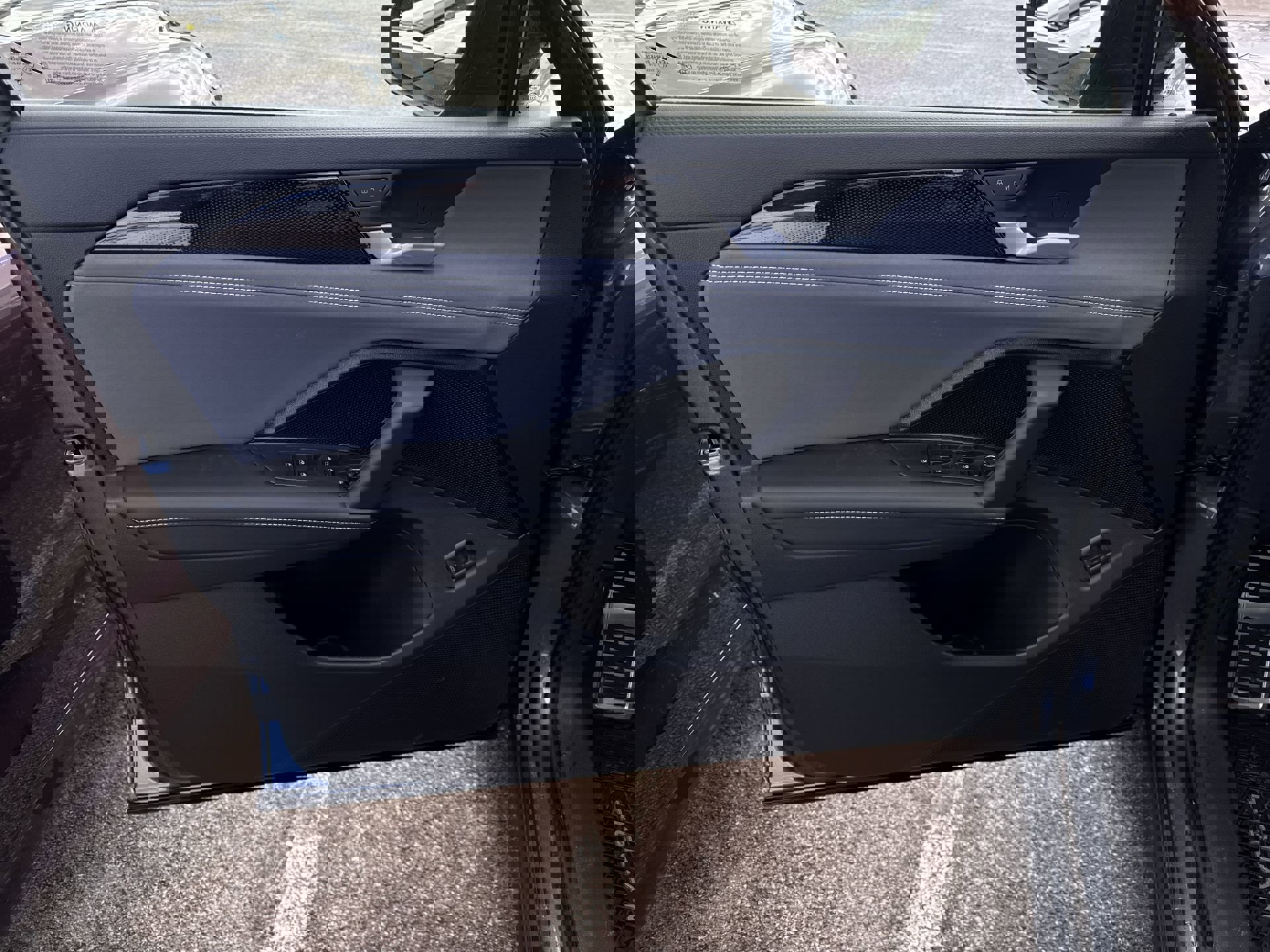 New 2026 Volkswagen Tiguan SE R-Line image 23