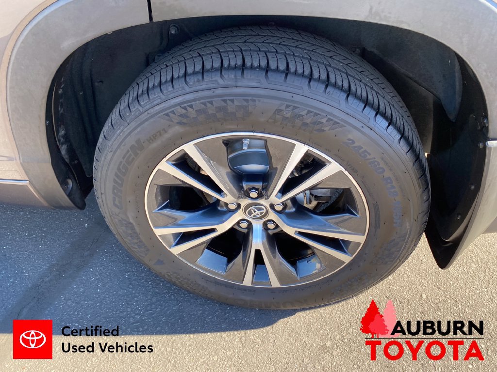 Used 2018 Toyota Highlander Plus AWD/4WD image 24