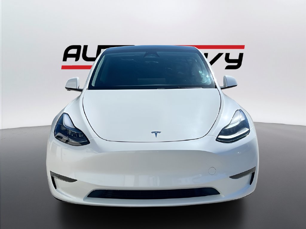 Used 2025 Tesla Model Y Long Range AWD/4WD image 2