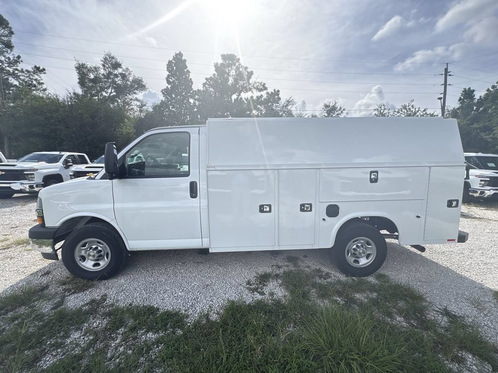 New 2026 Chevrolet Express 3500 w/ Power Convenience Package RWD image 3