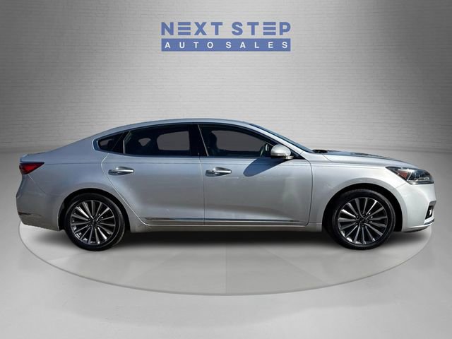 Used 2017 Kia Cadenza Premium image 9