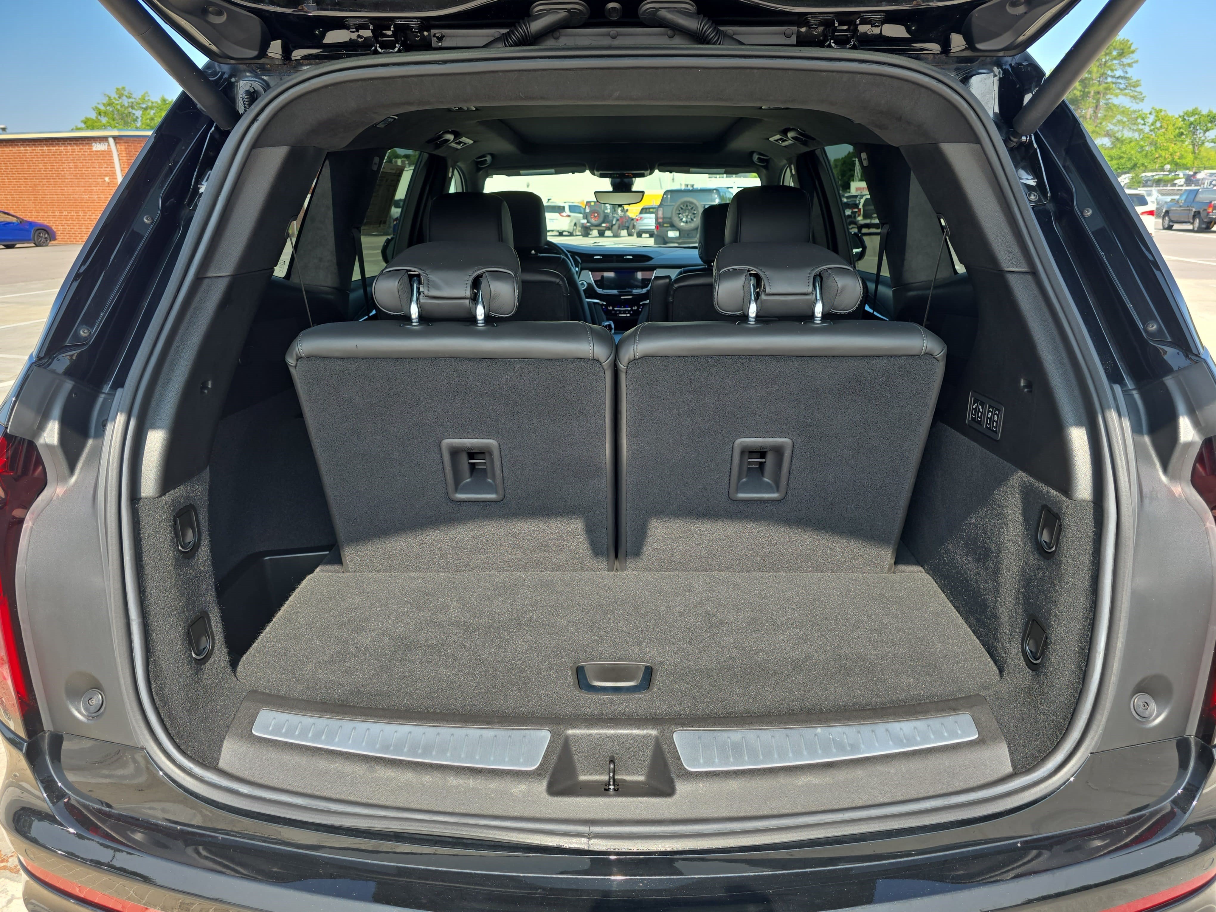 Used 2024 Cadillac XT6 Premium Luxury w/ Platinum Package FWD image 13