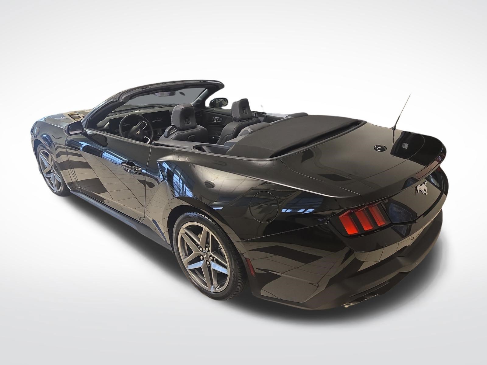Used 2026 Ford Mustang Convertible RWD image 9