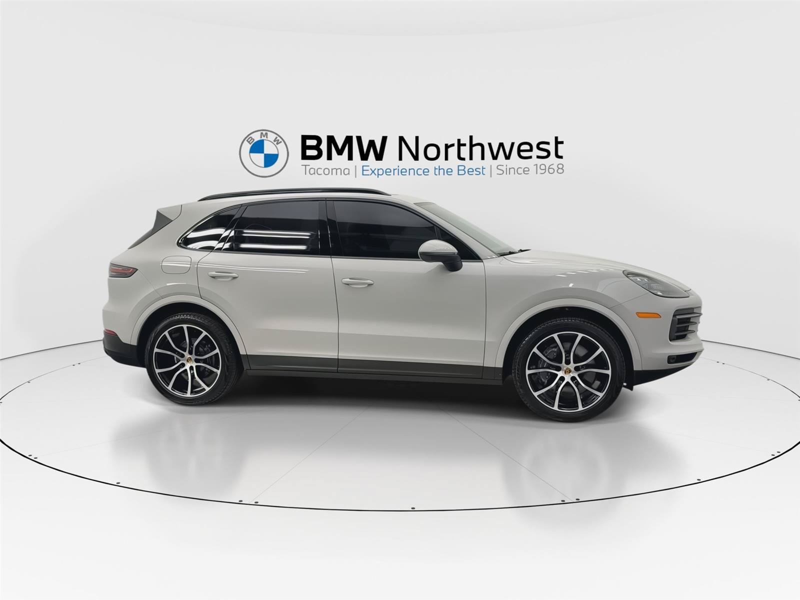 Used 2022 Porsche Cayenne Platinum Edition w/ Premium Package Plus AWD/4WD image 5