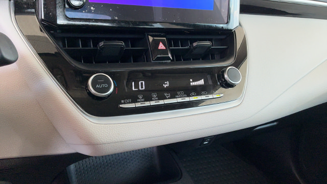 Used 2025 Toyota Corolla LE FWD image 16