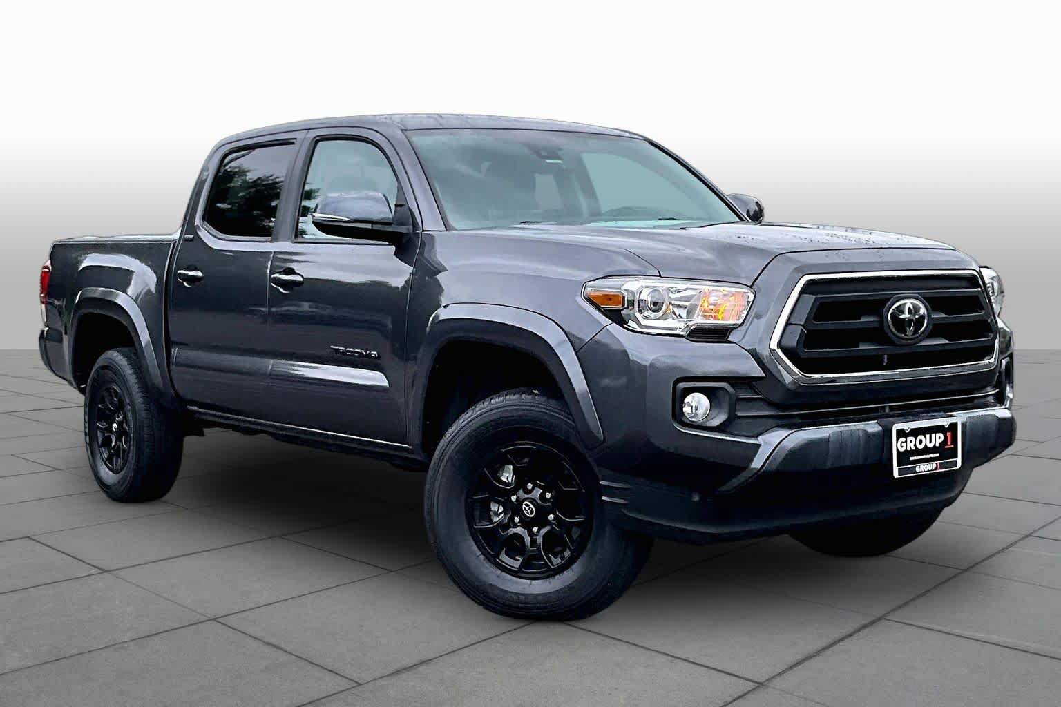 Used 2022 Toyota Tacoma SR5 w/ Technology Package AWD/4WD image 3