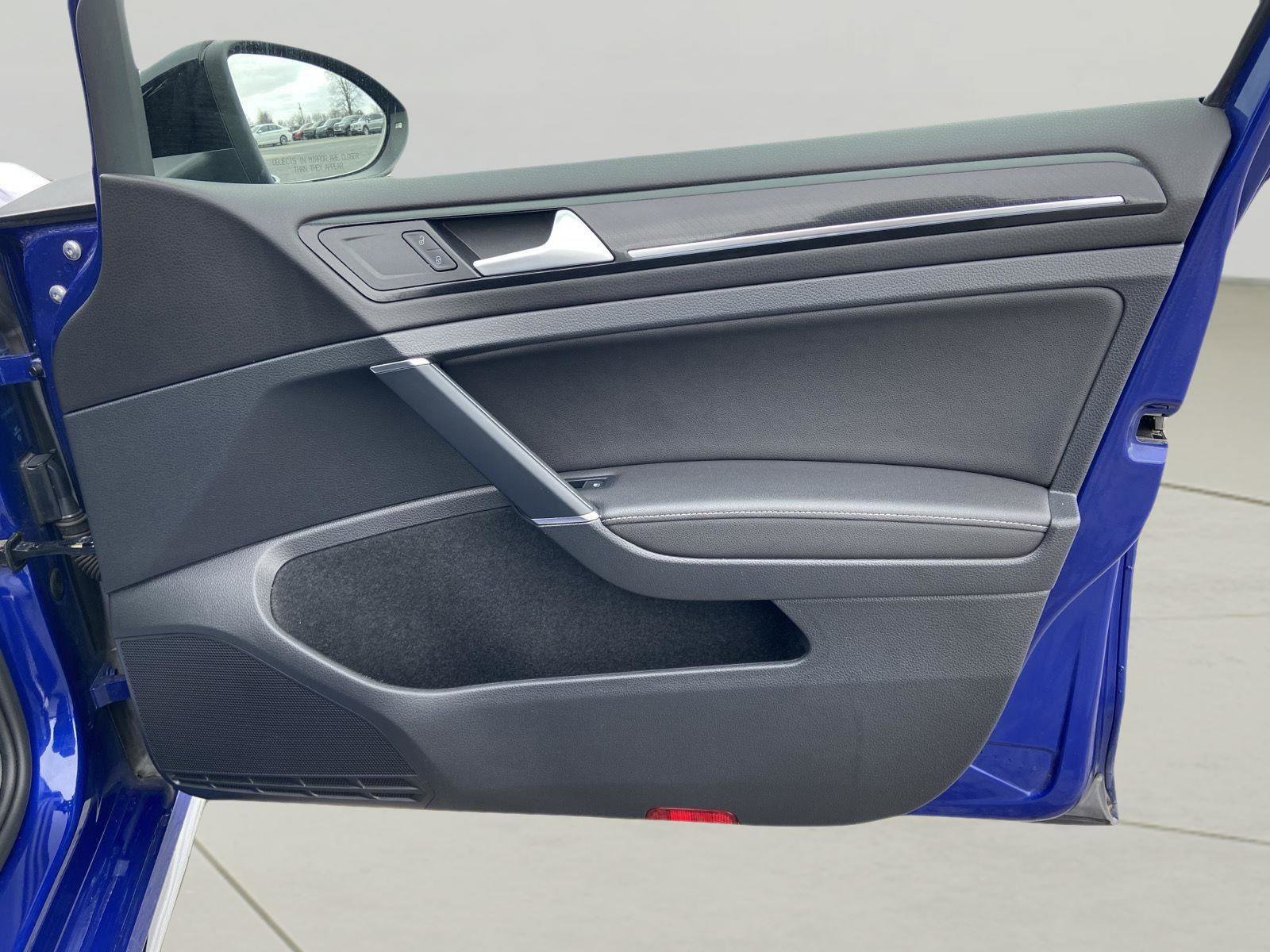 Used 2019 Volkswagen Golf R 4-Door image 19