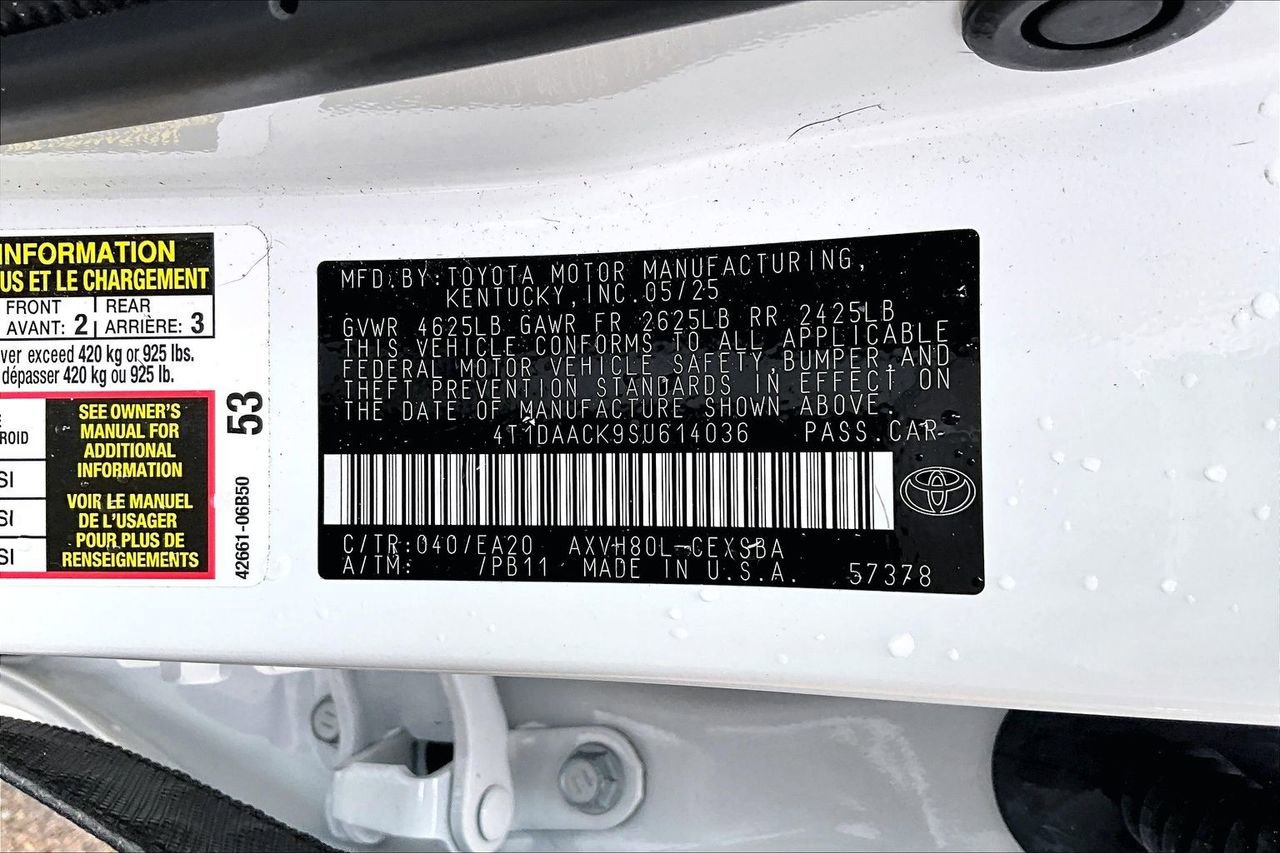 Used 2025 Toyota Camry SE FWD image 16
