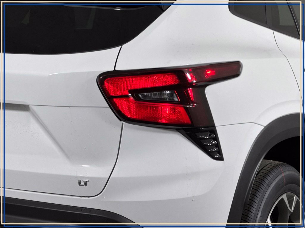 New 2026 Chevrolet Trax LT w/ LT Convenience Package FWD image 7