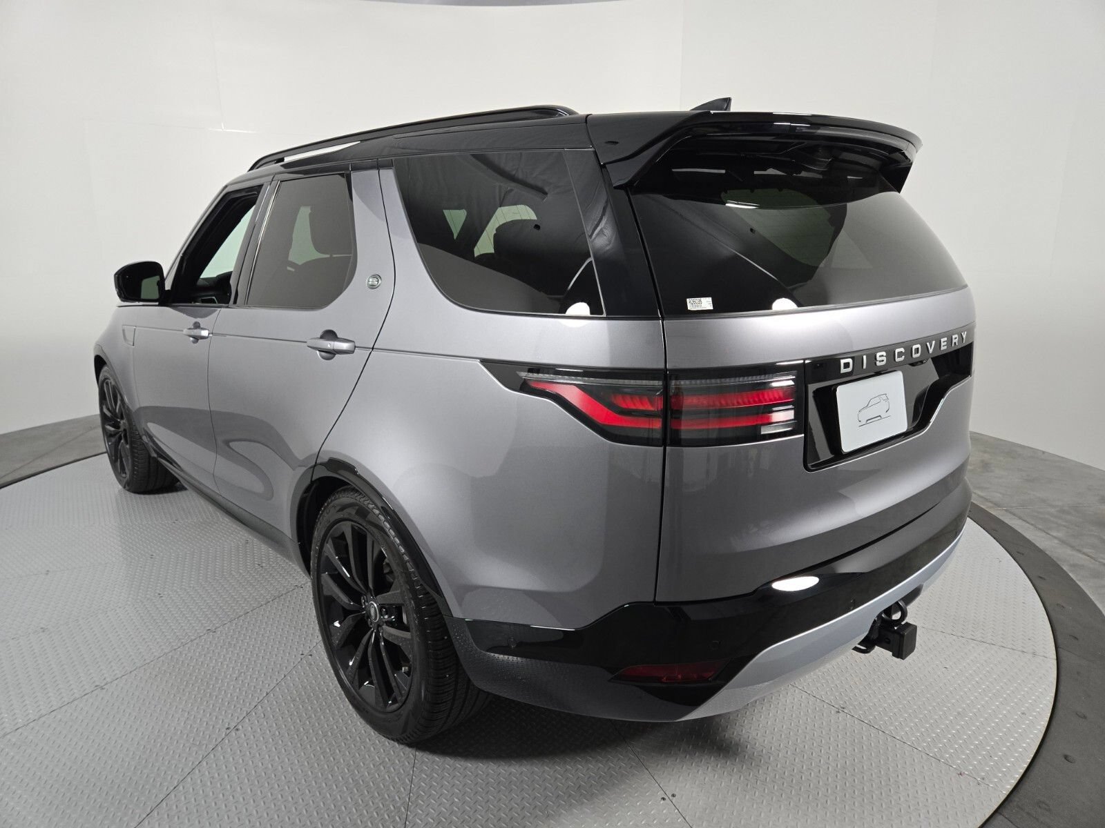 Used 2026 Land Rover Discovery Limited Edition AWD/4WD image 18