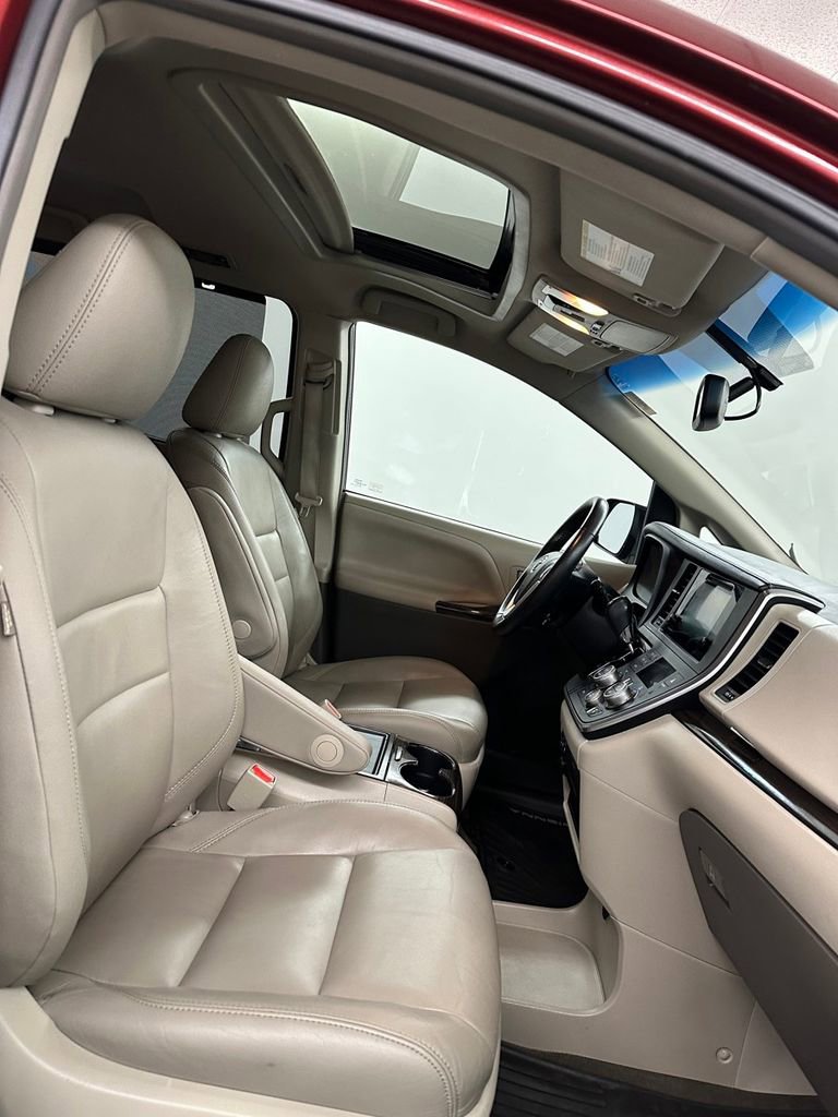 Used 2016 Toyota Sienna XLE w/ Outdoor Package image 37