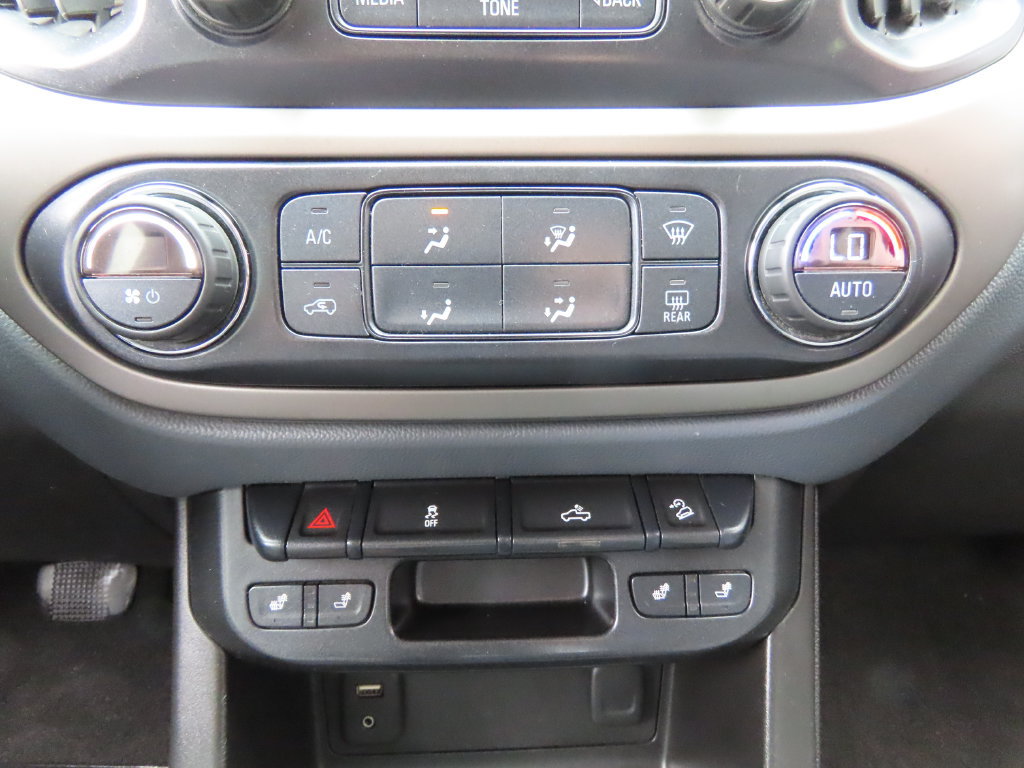 Used 2016 Chevrolet Colorado Z71 AWD/4WD image 38