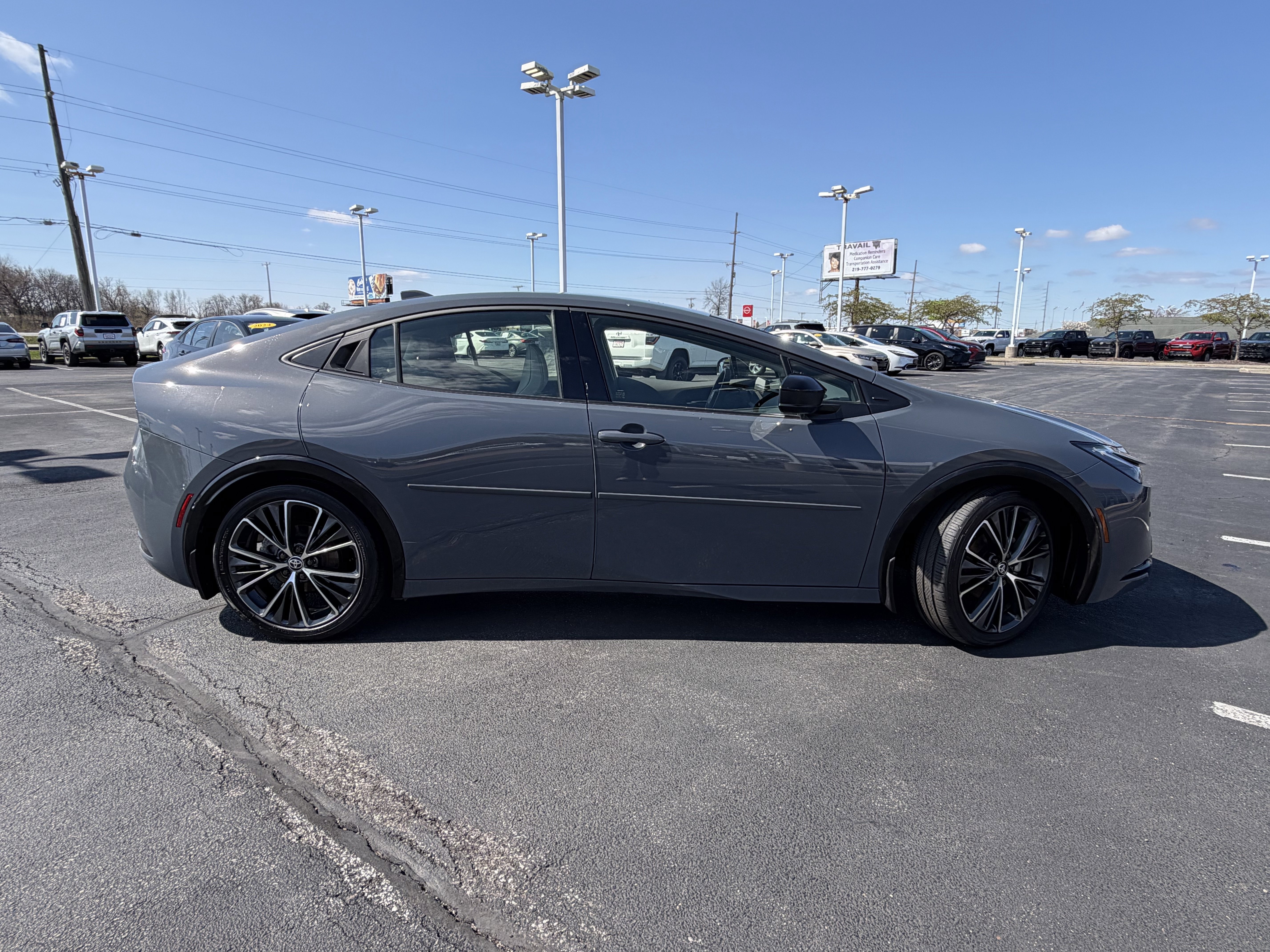 Used 2025 Toyota Prius XLE image 10