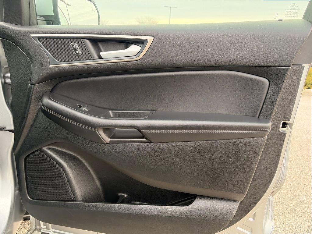 Used 2024 Ford Edge SEL w/ Convenience Package image 13