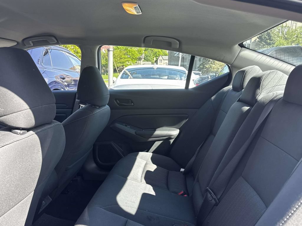 Used 2024 Nissan Altima 2.5 SV FWD image 10