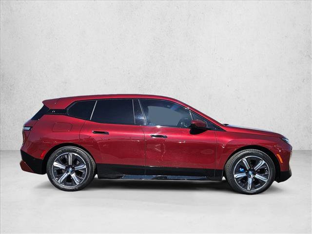 Used 2023 BMW iX xDrive50 w/ Sport Package AWD/4WD image 4