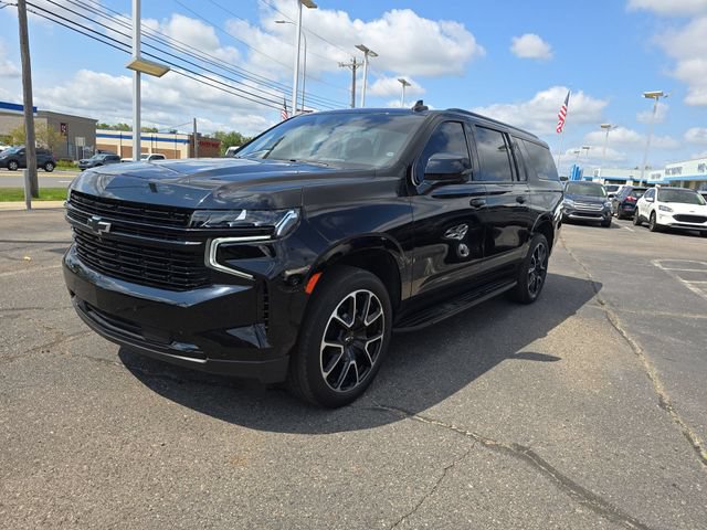 Certified 2023 Chevrolet Suburban RST w/ Sport Performance Package AWD/4WD image 4