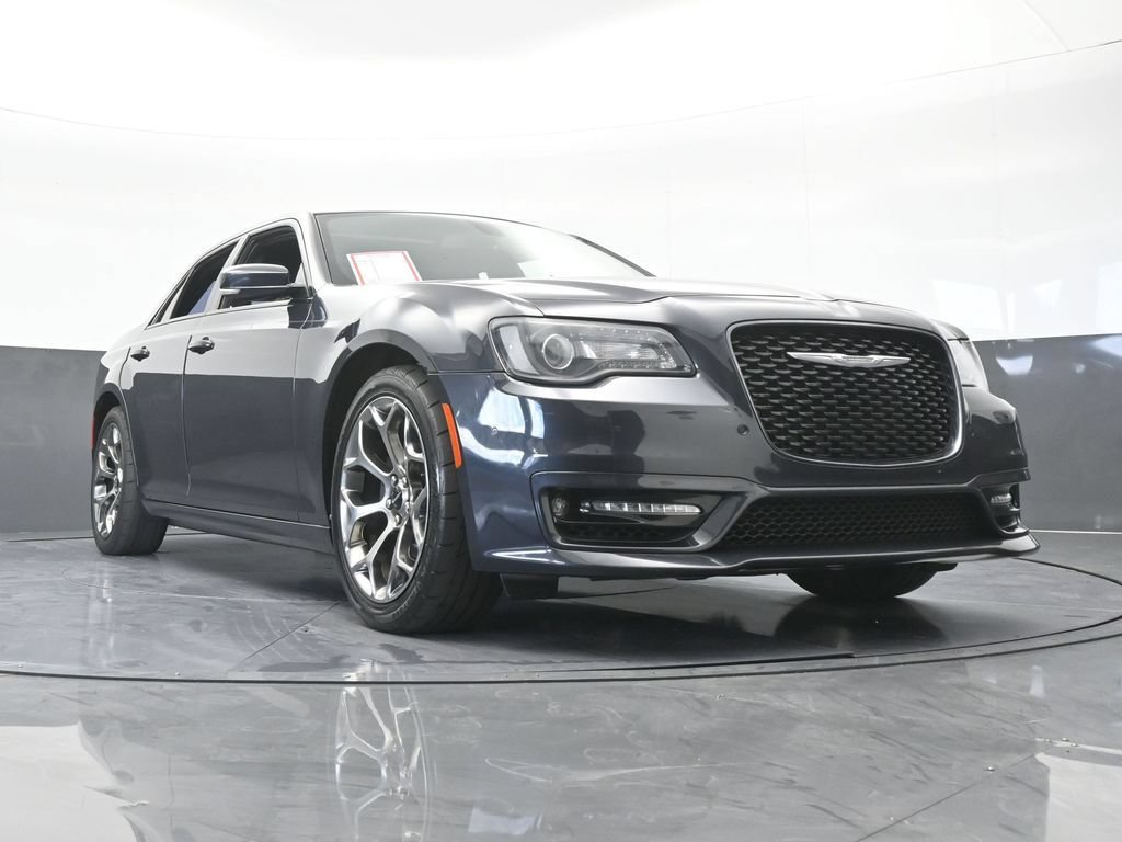 Used 2018 Chrysler 300 S w/ 300S Premium Group RWD image 64