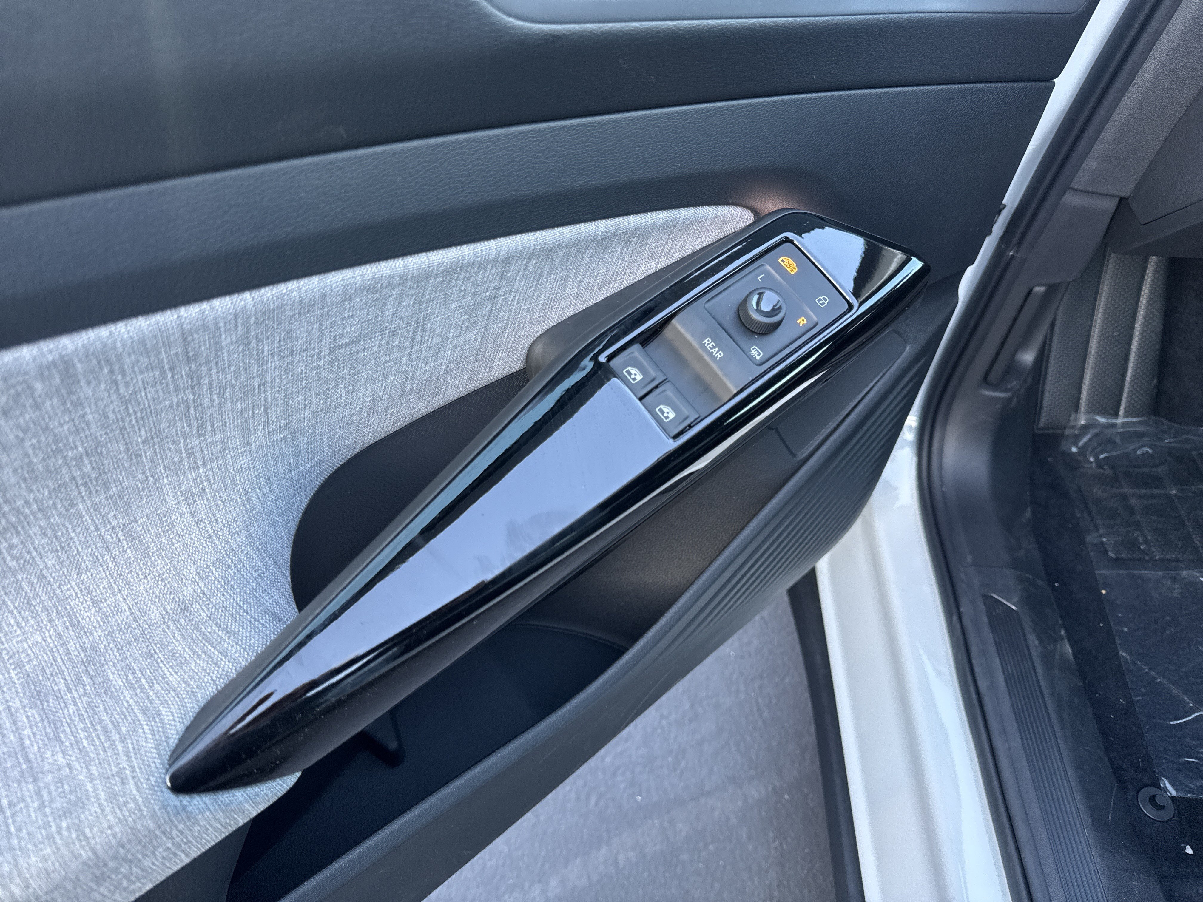 New 2026 Volkswagen ID.4 Pro RWD image 13