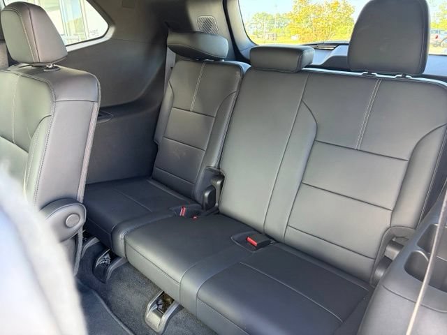 Used 2026 GMC Acadia Elevation w/ Elevation Premium Package FWD image 14