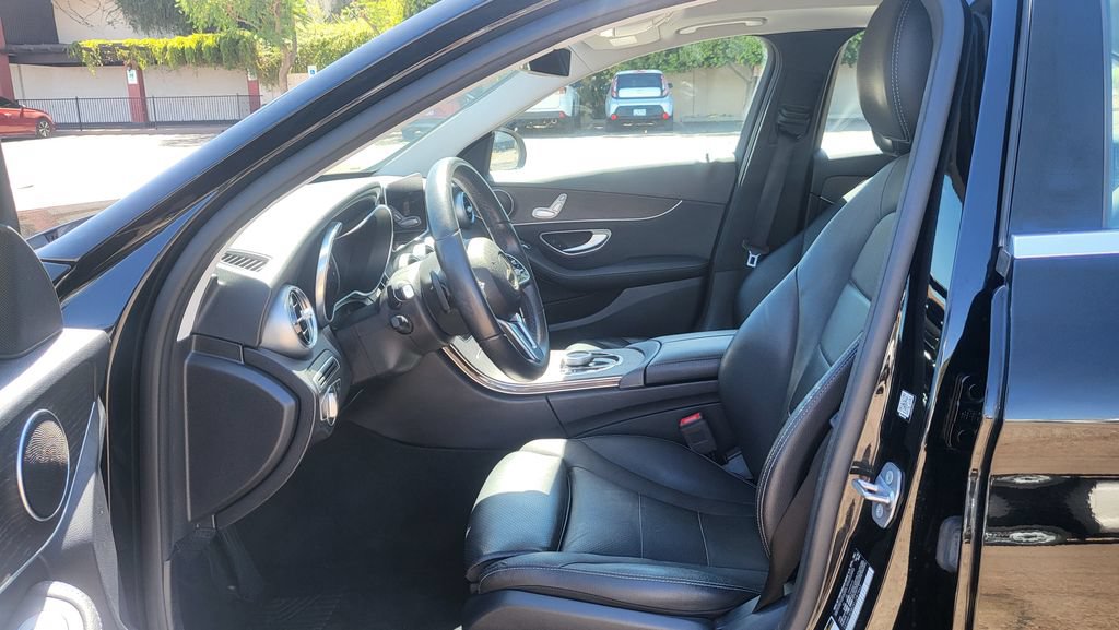 Used 2019 Mercedes-Benz C 300 Sedan image 24