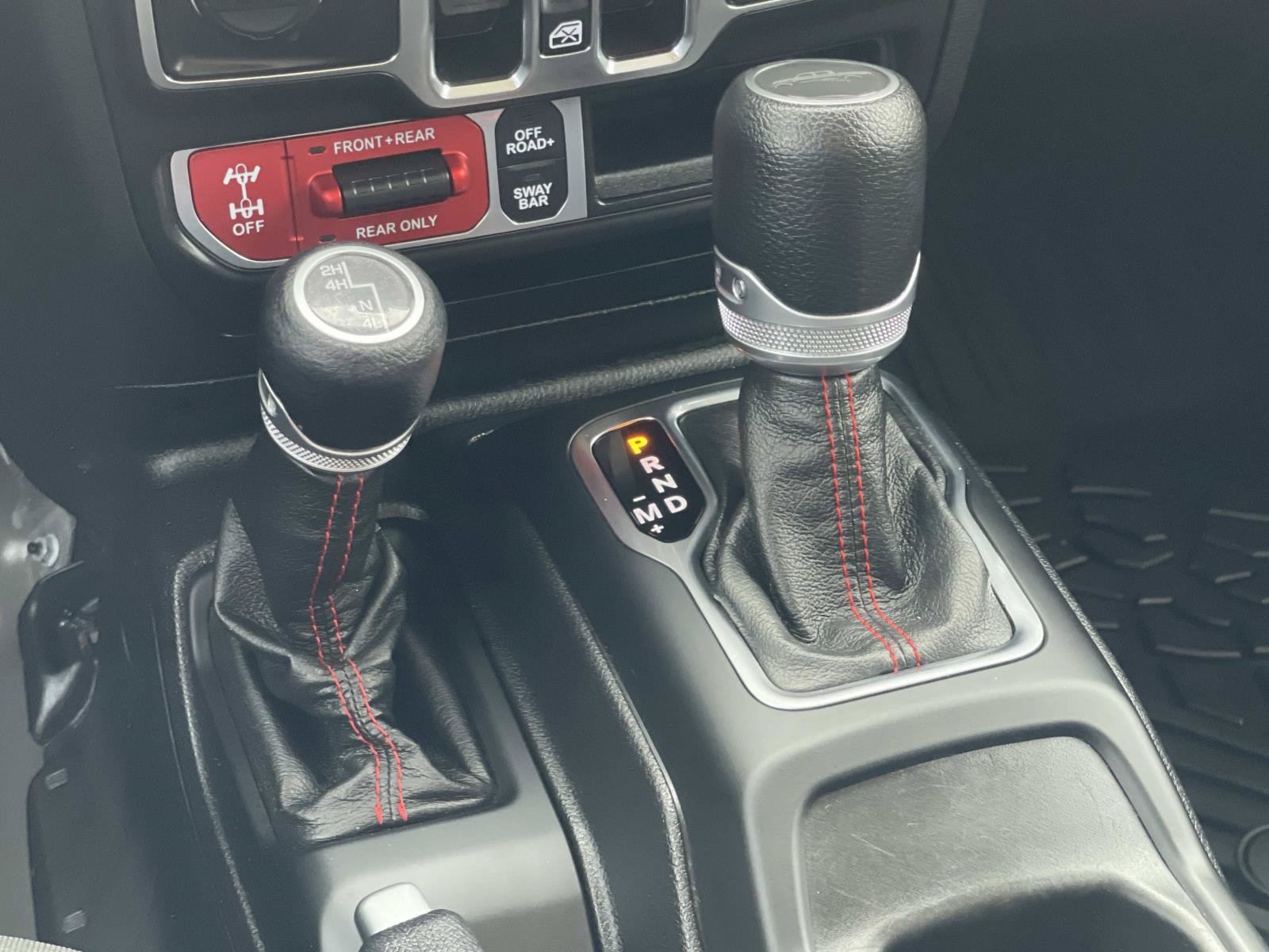 Used 2021 Jeep Gladiator Rubicon AWD/4WD image 12