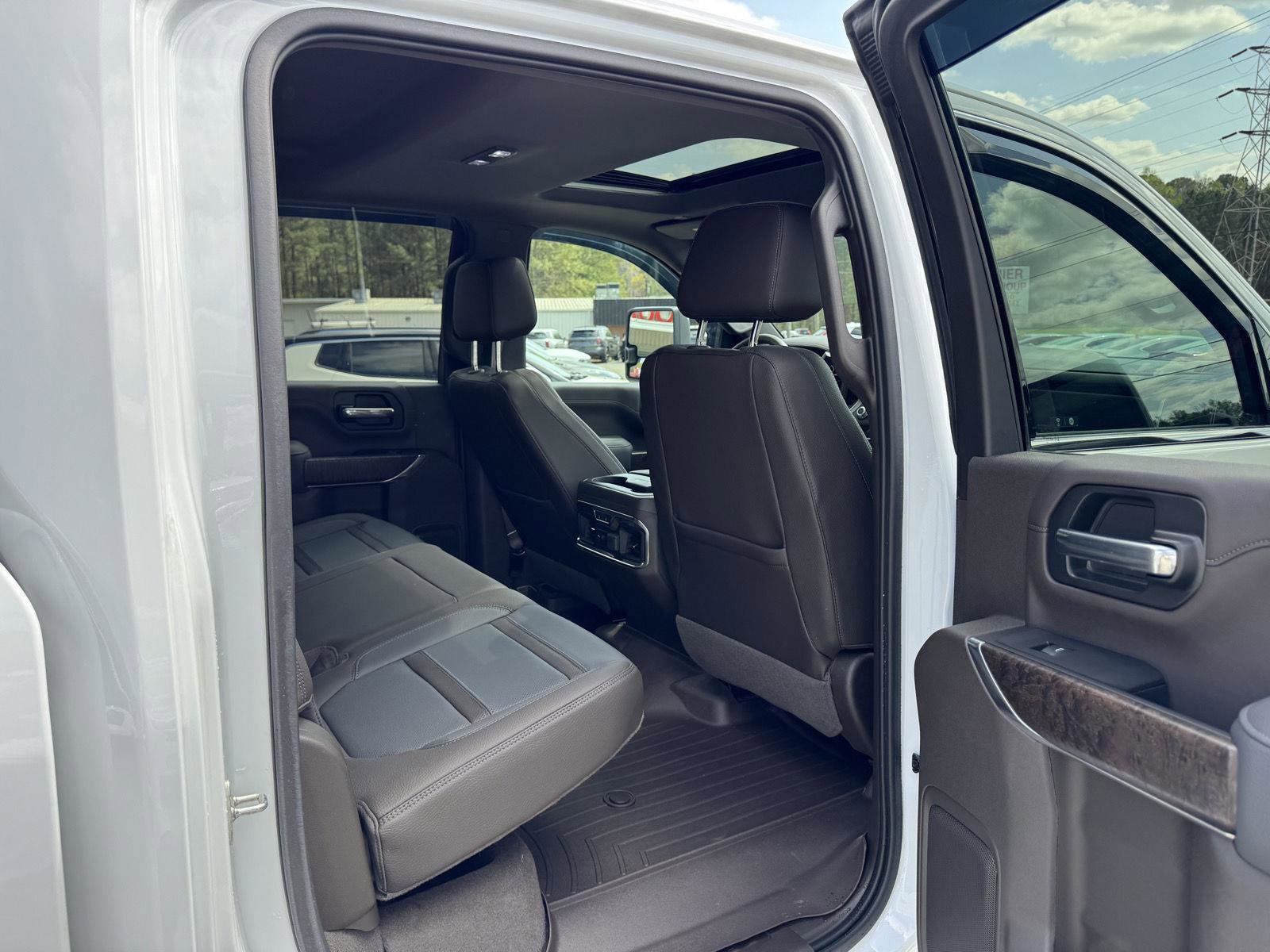 Used 2020 GMC Sierra 2500 Denali w/ Denali Ultimate Package image 16