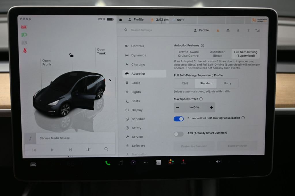 Used 2023 Tesla Model Y Long Range AWD/4WD image 26