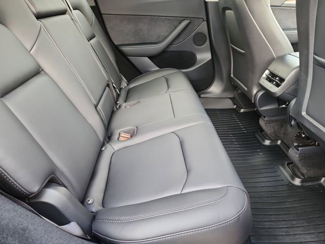 Used 2024 Tesla Model Y Long Range image 26