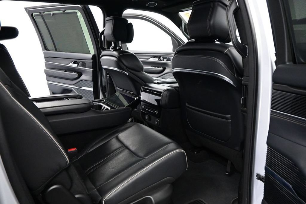 Used 2024 Jeep Grand Wagoneer Series II Obsidian w/ Quick Order Packagew 28T AWD/4WD image 25