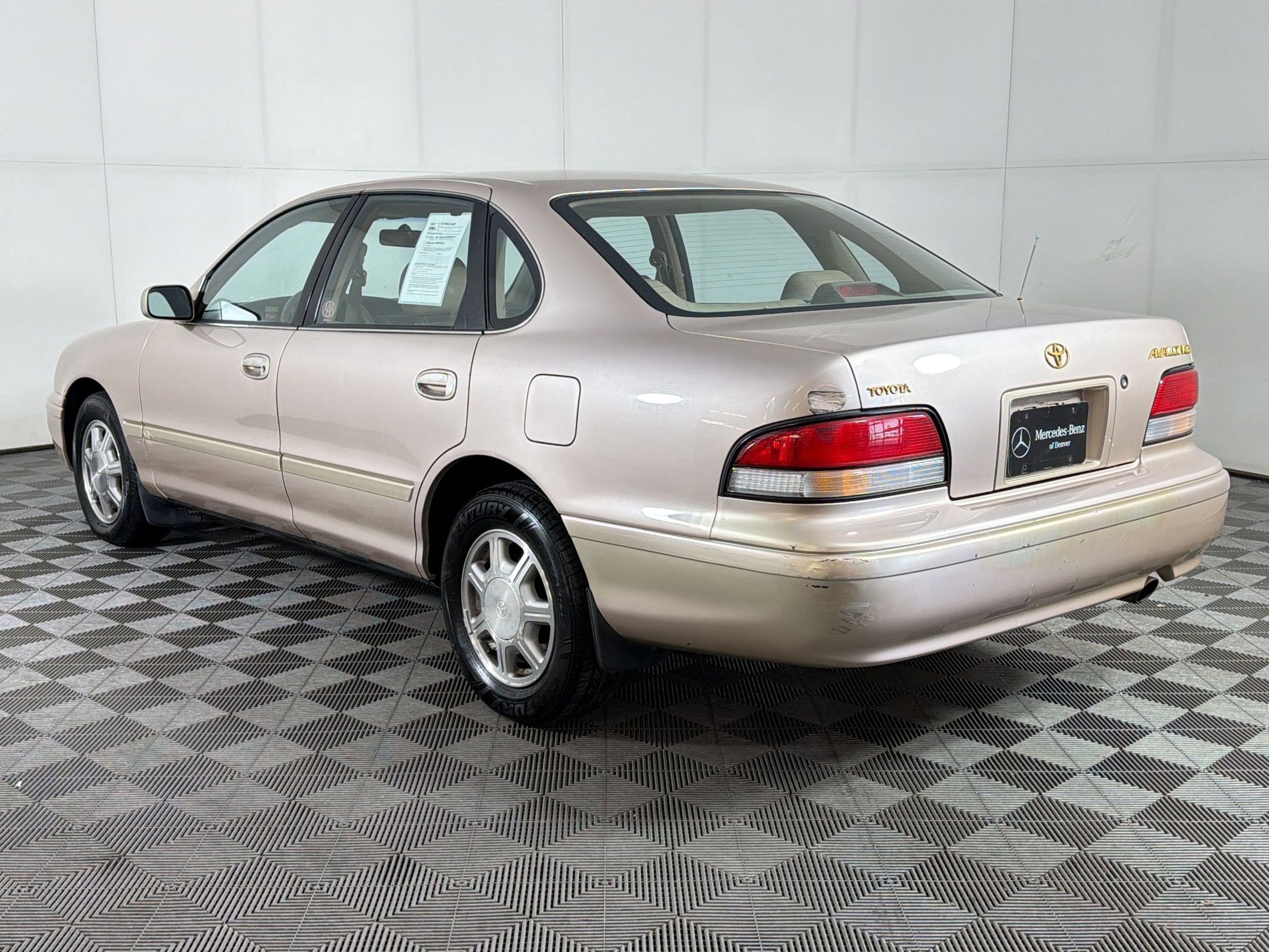 Used 1996 Toyota Avalon XL FWD image 3
