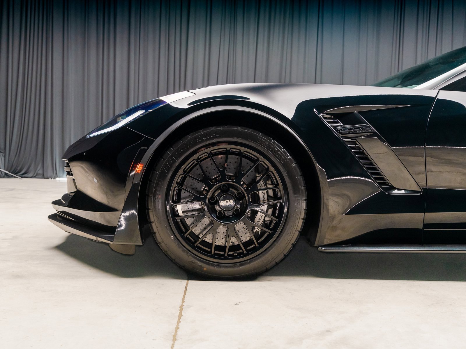 Used 2016 Chevrolet Corvette Z06 w/ 3LZ Preferred Equipment Group image 21