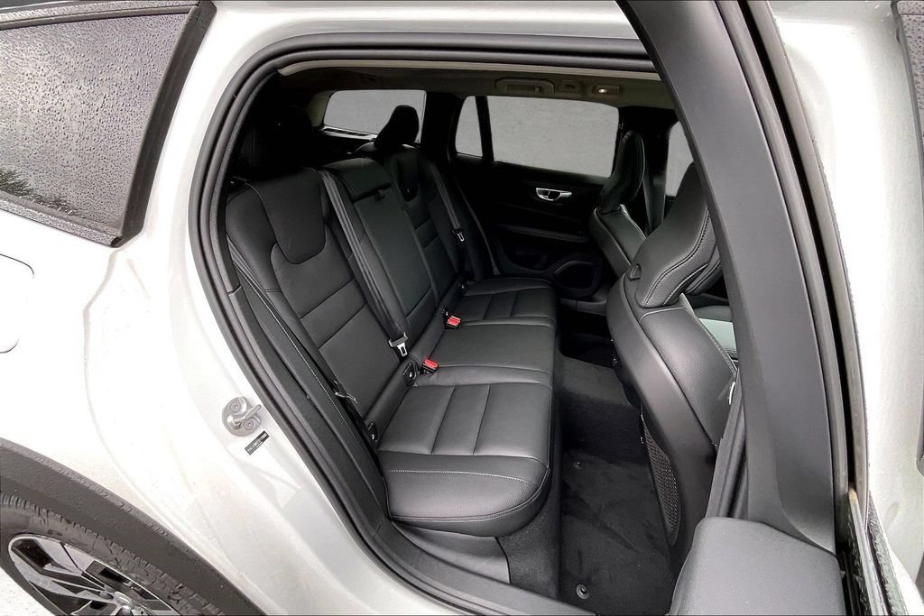 New 2026 Volvo V60 B5 Cross Country Plus w/ Climate Package AWD/4WD image 11