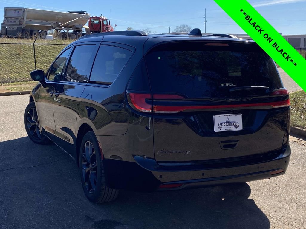 New 2026 Chrysler Pacifica Select w/ S Appearance Package image 34