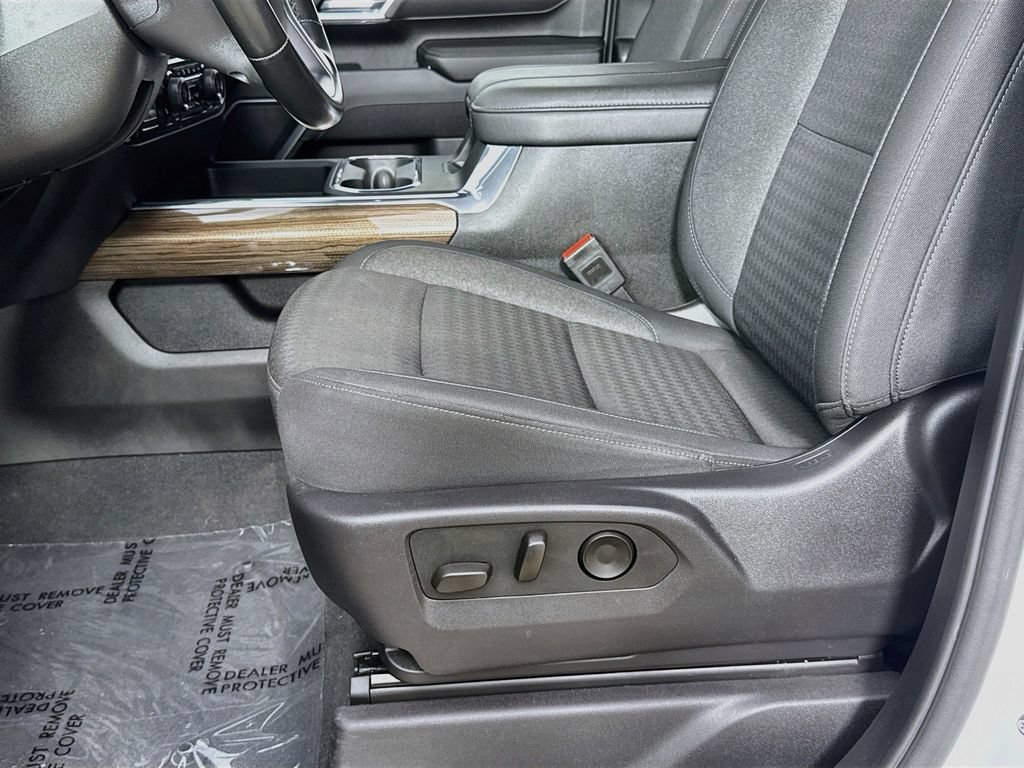 Used 2025 Chevrolet Silverado 3500 LT AWD/4WD image 23