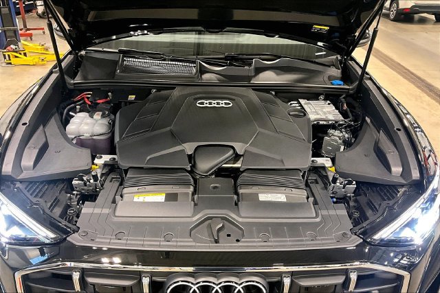 Used 2025 Audi Q8 Premium Plus AWD/4WD image 10