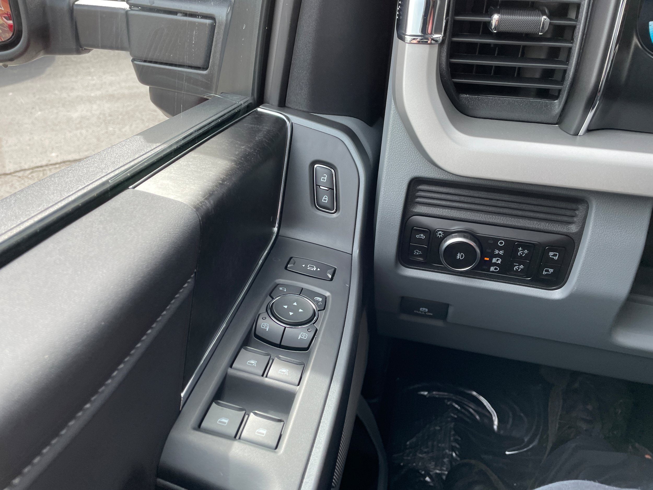 New 2027 Ford F250 XLT w/ XLT Premium Package AWD/4WD image 33