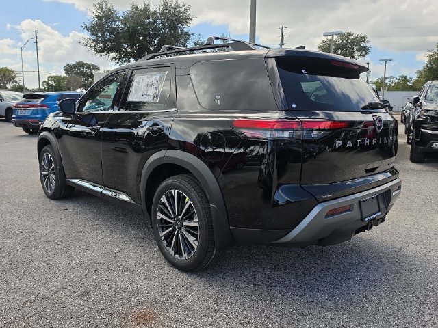 New 2026 Nissan Pathfinder Platinum FWD image 6