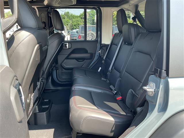 New 2025 Jeep Wrangler Unlimited Rubicon w/ Technology Group image 9