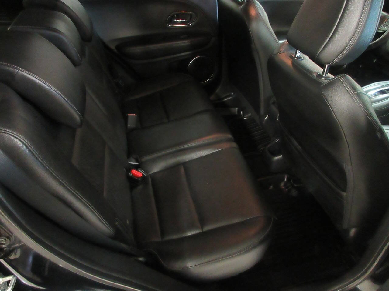 Used 2019 Honda HR-V Touring image 11