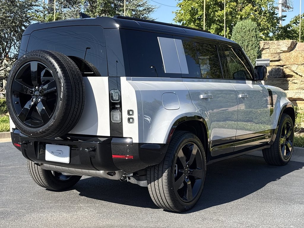 New 2026 Land Rover Defender 110 X-Dynamic SE AWD/4WD image 5