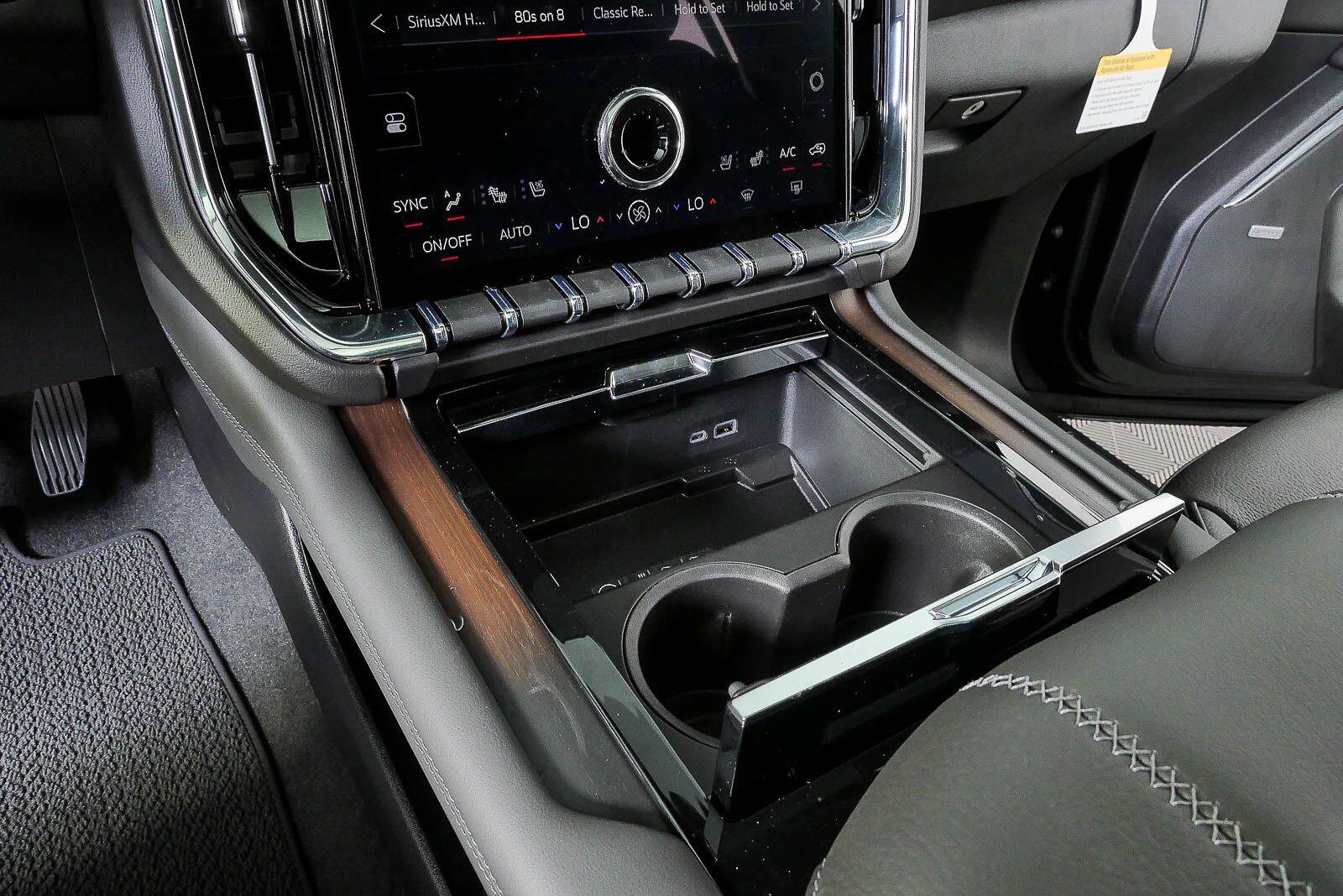 New 2026 GMC Yukon XL Denali w/ Denali Reserve Package AWD/4WD image 18