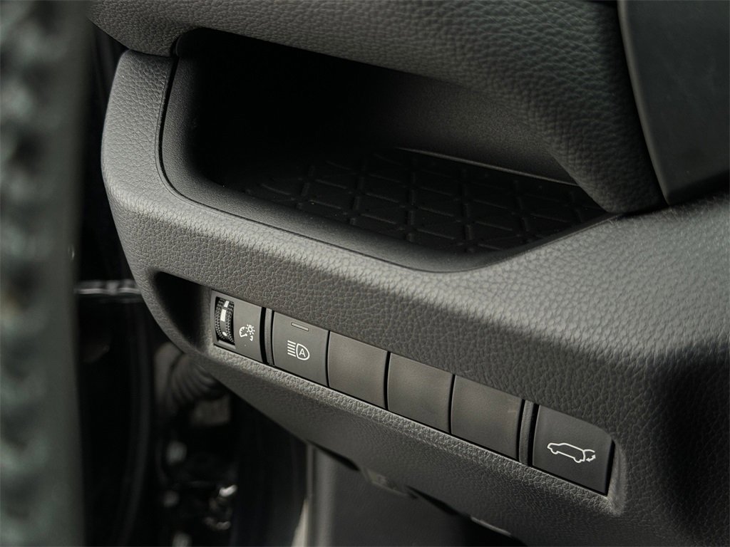 Certified 2022 Toyota RAV4 XLE Premium image 32