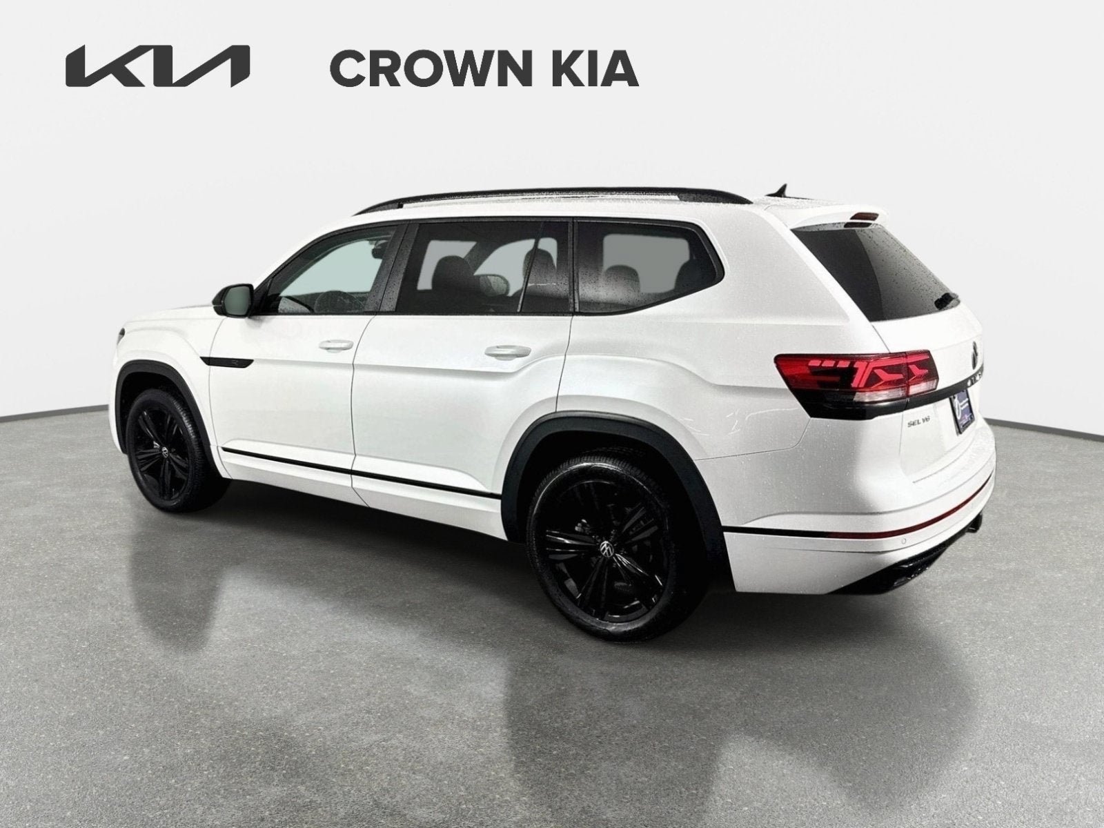 Used 2023 Volkswagen Atlas SEL R-Line AWD/4WD image 8