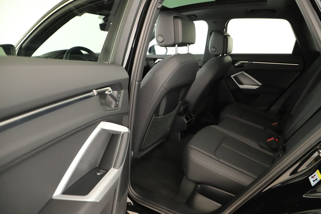 Certified 2024 Audi Q3 2.0T Premium w/ Convenience Package image 27