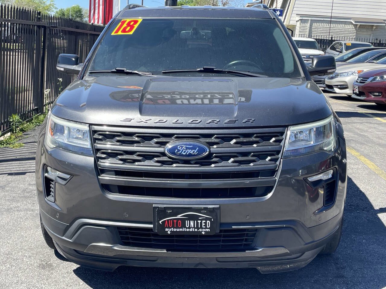 Used 2018 Ford Explorer XLT w/ Equipment Group 202A image 8