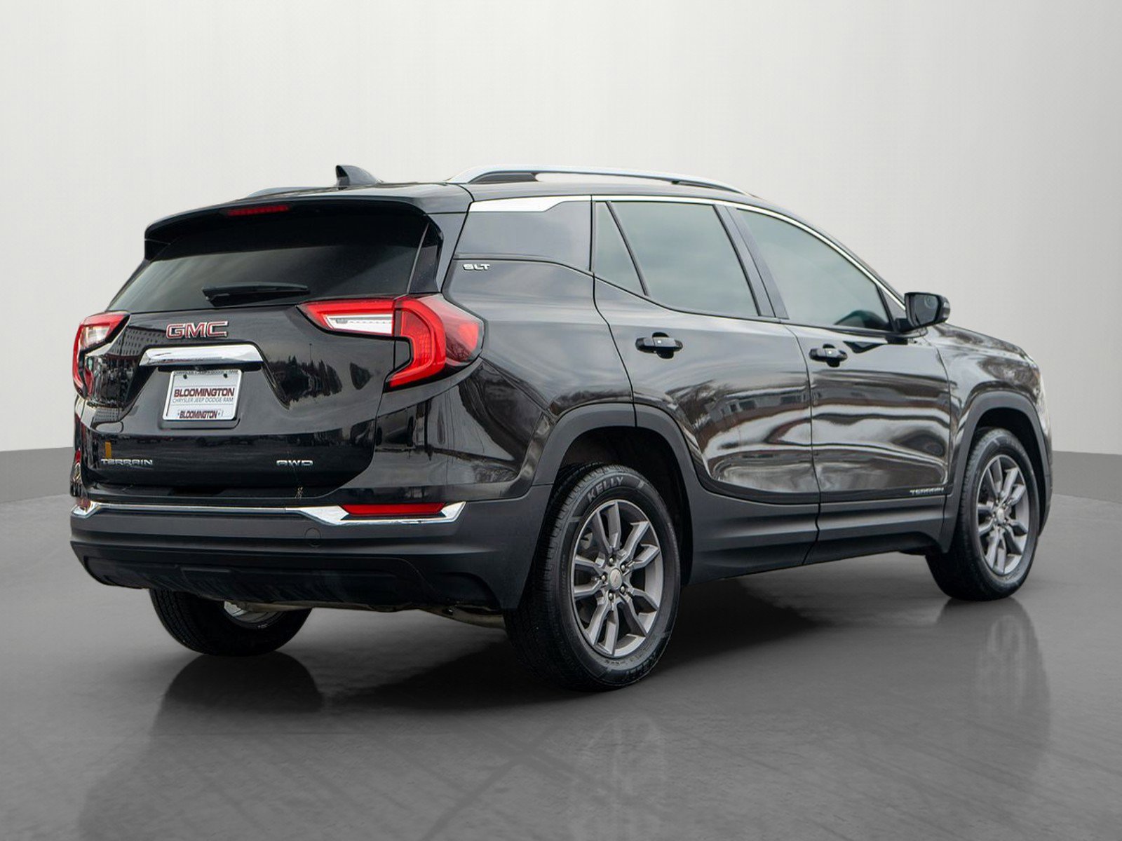 Used 2024 GMC Terrain SLT image 7