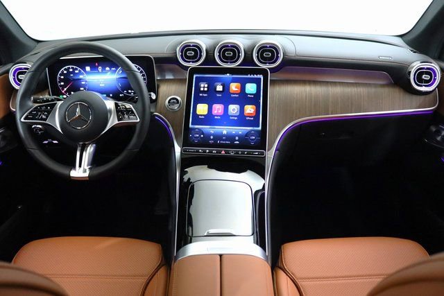 Used 2025 Mercedes-Benz GLC 350e 4MATIC w/ Driver Assistance Package image 25