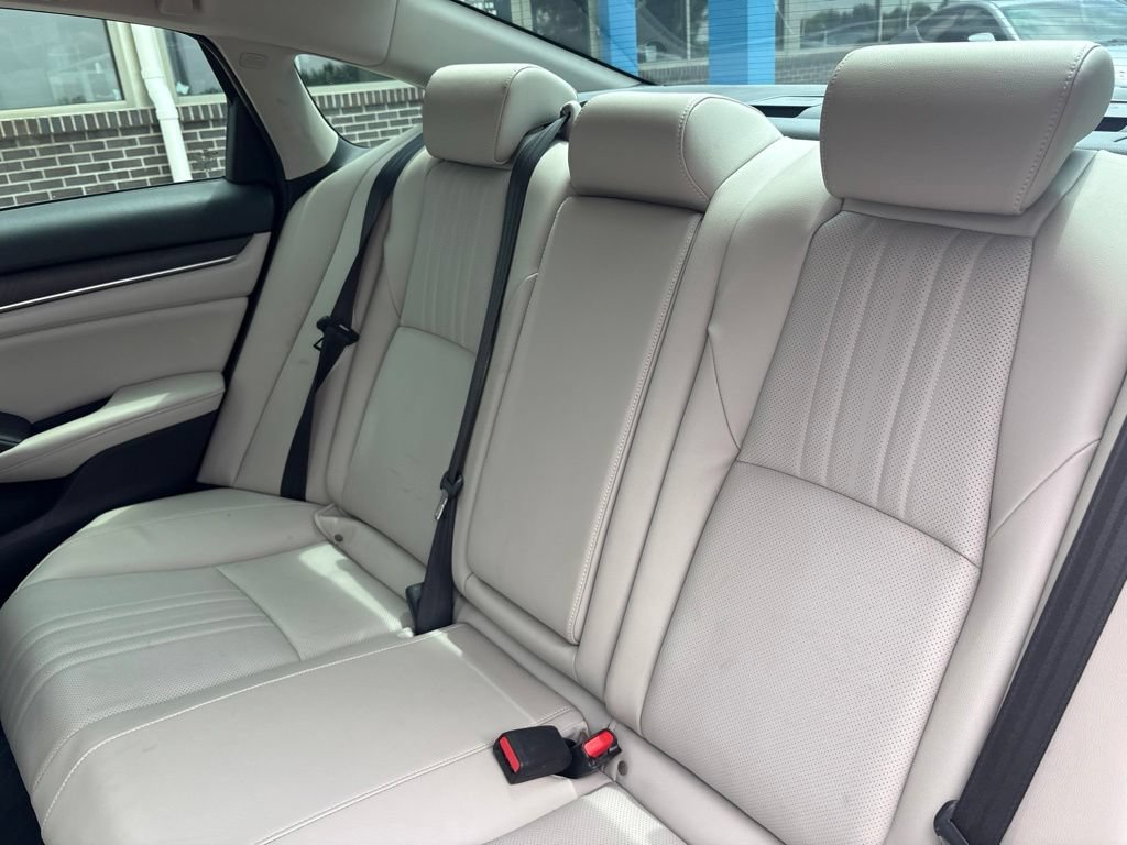 Used 2020 Honda Accord Touring image 41