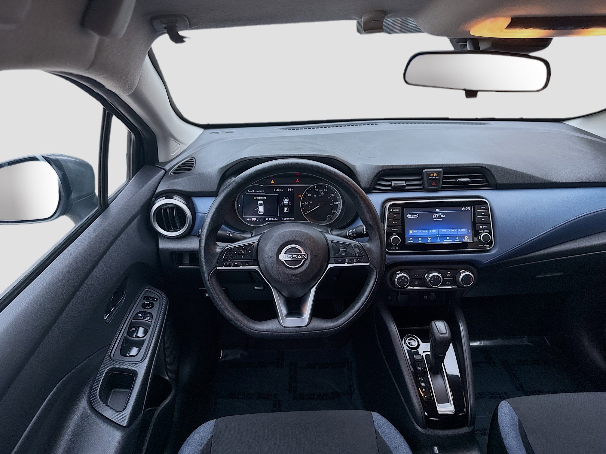 Used 2023 Nissan Versa SV w/ Trunk Package image 18